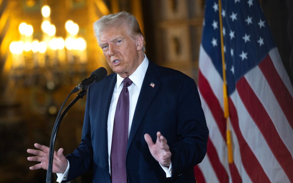 Presidenti Trump paralajmëron  trazira të vogla  nga tarifat e reja tregtare